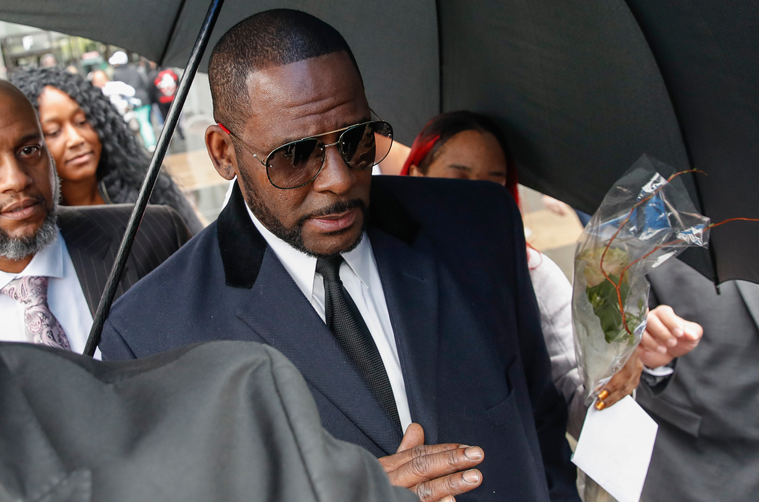 R. Kelly Girlfriends Azriel Clary & Joycelyn Savage Involved in Physical Altercation at His Chicago Home