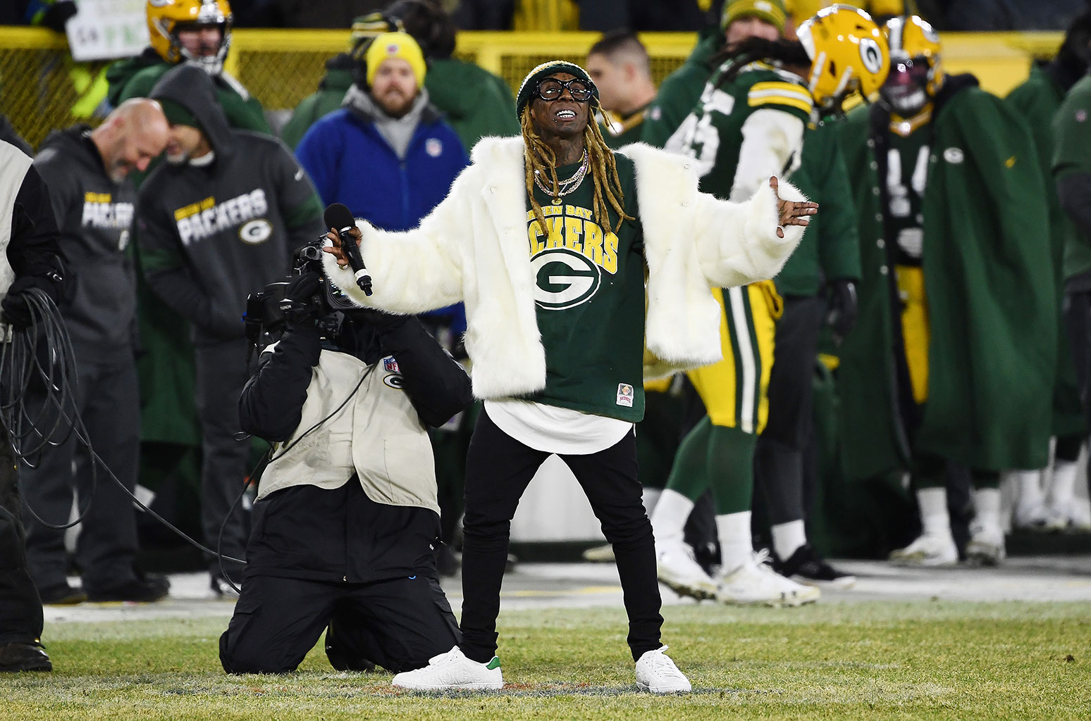 Lil Wayne Leads Packers' 'Roll Out the Barrel' Chant at Lambeau Field: 'One of the Dopest Times of My Life'