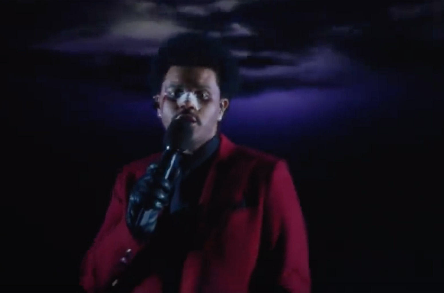 The Weeknd Brings the 'Blinding Lights' to 'Kimmel' For Invigorating Performance: Watch