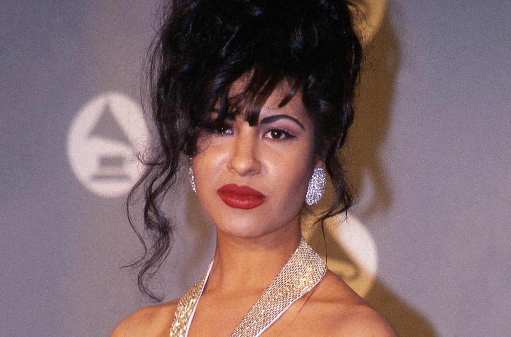 Selena's First U.S. Hit 'Como La Flor' Compares a Withering Flower With Losing Love: See English Lyrics