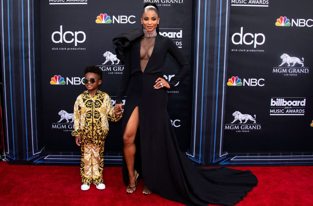 Ciara & Her Son Show Off Their Swag With 'Hit Yo Groove' TikTok Challenge: Watch