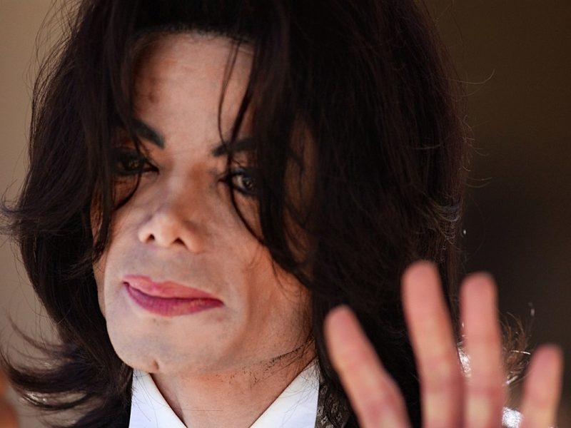 Teen Goes Viral for Looking Exactly Like Michael Jackson in Selfie