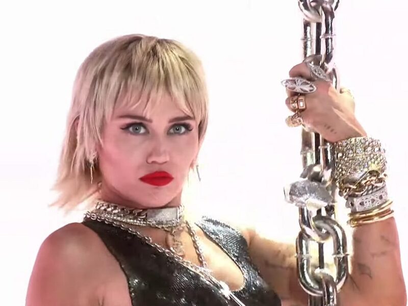 Miley Cyrus Slams 2020 VMAs Director For Alleged Sexist Comment