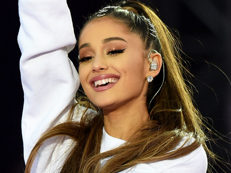 Ariana Grande is Engaged to Dalton Gomez: See the Ring!