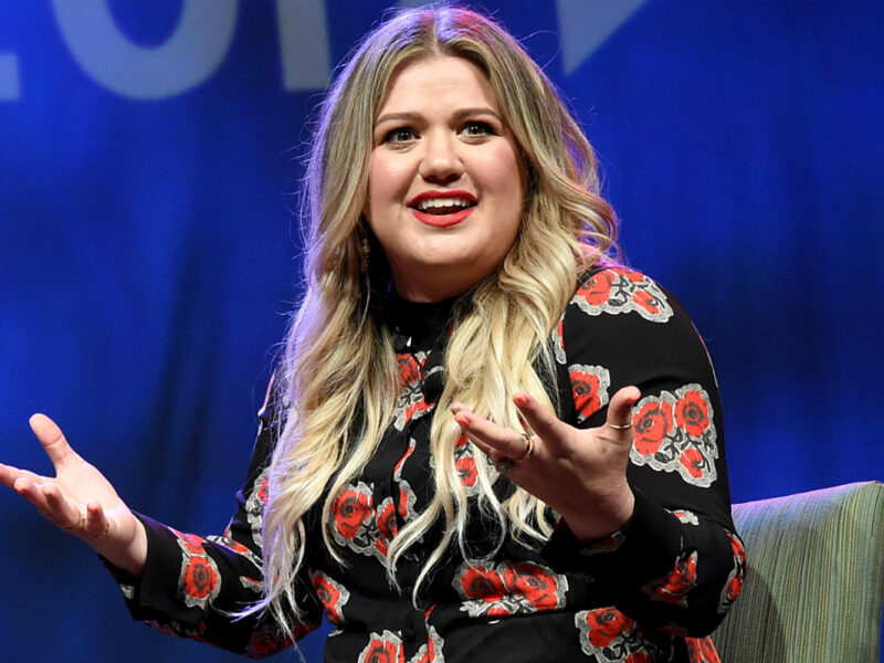 Kelly Clarkson Recalls Being ‘So High’ After the Dentist That She Forgot Her Own Music