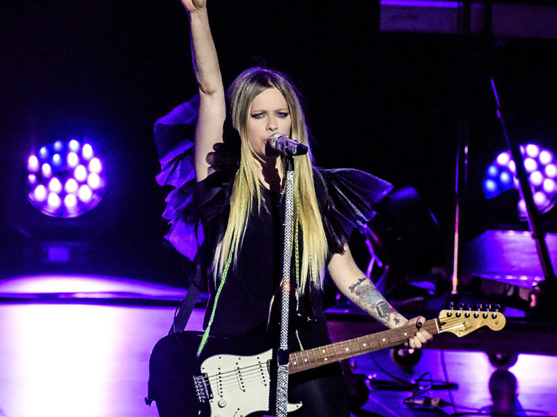 Avril Lavigne’s New Album Is Done, May Mark Her Pop-Punk Return