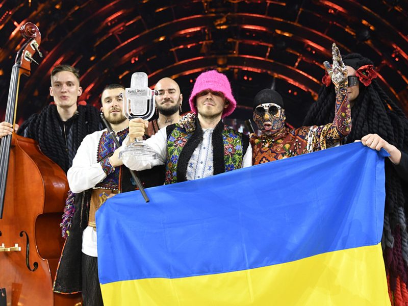 Ukrainian Eurovision Winners Auction off Trophy to Support Their Country