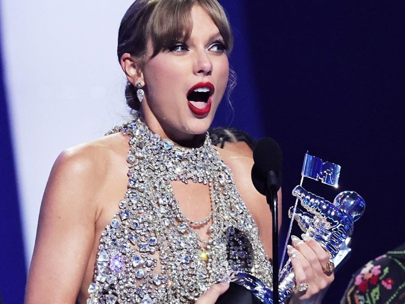 Taylor Swift Makes History as First Artist With Three Video of the Year VMAs Wins