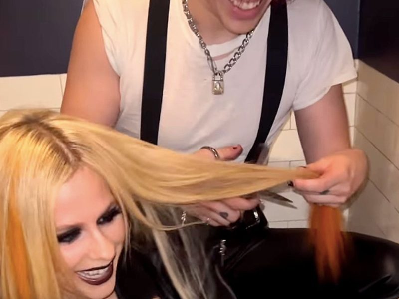 Avril Lavigne Chops Off Signature Hair In Dramatic New Transformation