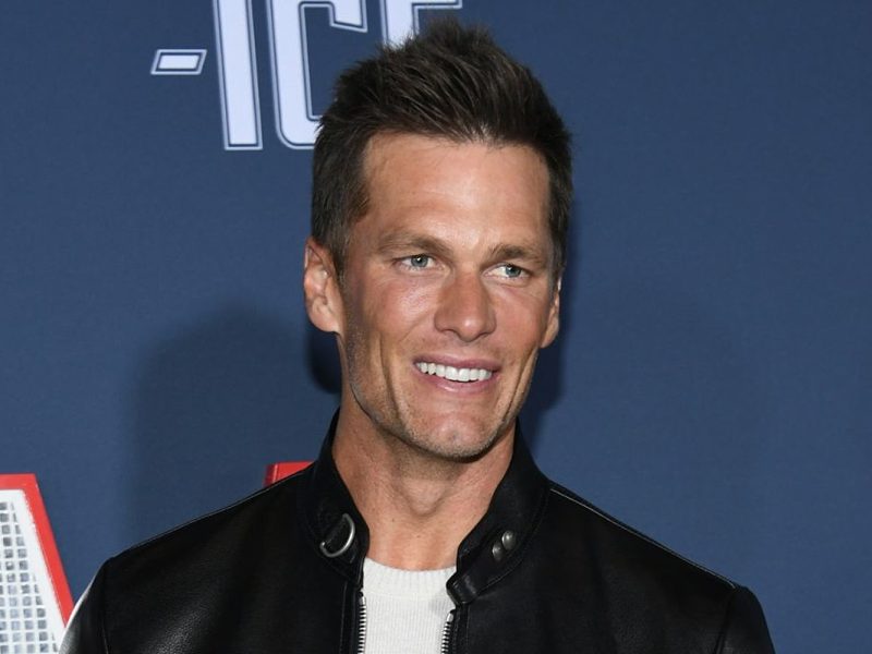 Tom Brady Posts Underwear Thirst Trap, Internet Reacts