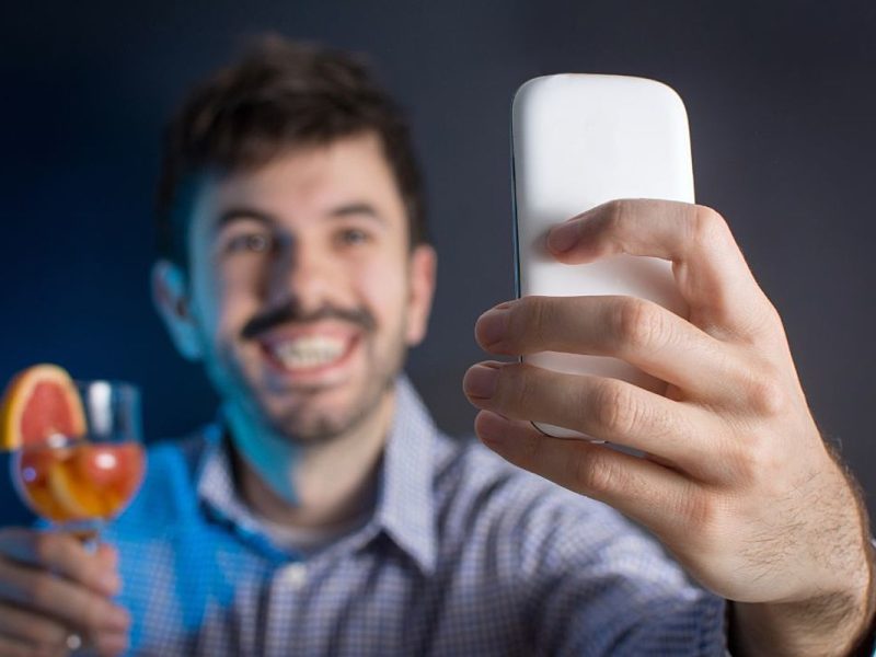 Man Slammed for Sending ‘Drunk Selfie’ During Family Emergency