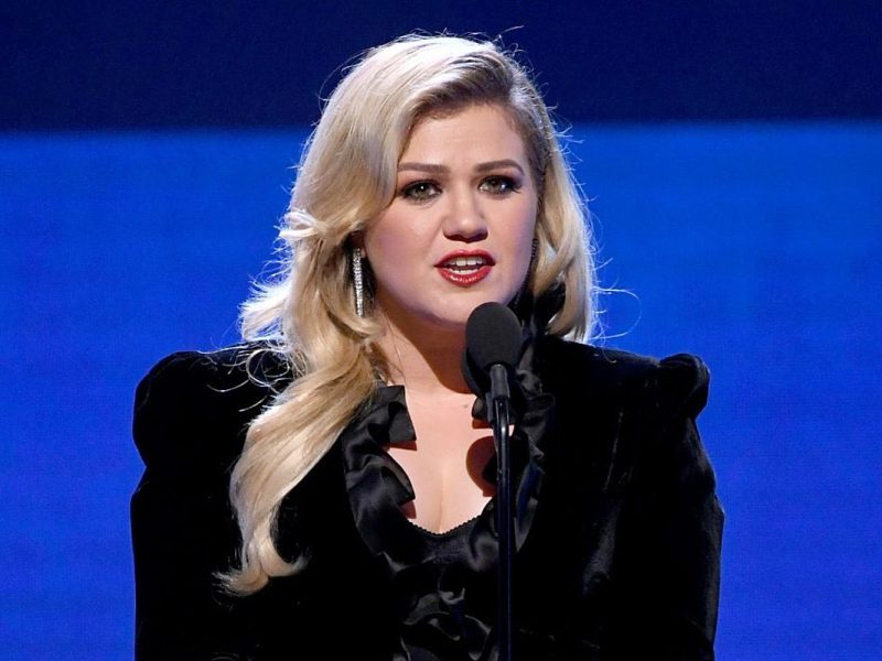 ‘The Kelly Clarkson Show’ Staff Allege ‘Traumatizing’ Work Life