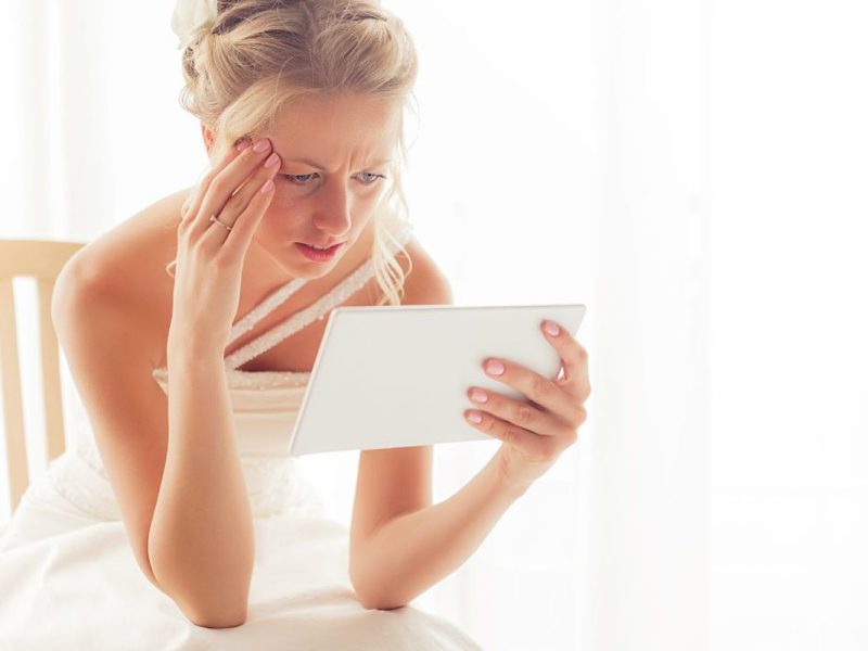 Niece Shows Up to Aunt’s Wedding Wearing White Dress