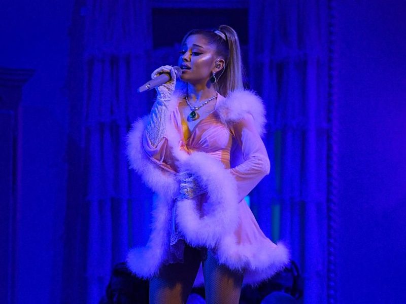 Unreleased ’90s-Inspired Ariana Grande Song Is Going Viral