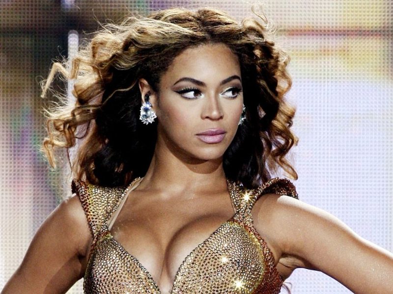 Beyonce Walks Off Stage After Sound Goes Out During Concert