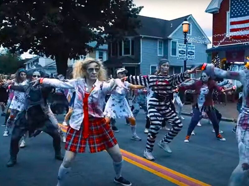 Flash Mob of New England Moms Dance to ‘Thriller’ (VIDEO