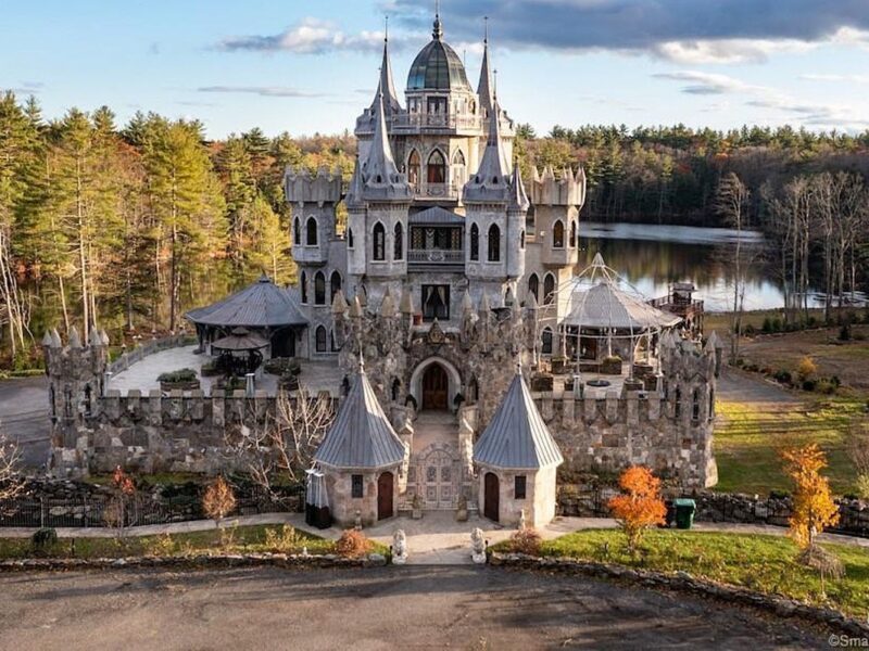 PICS: New England Castle With Moat Can Be Yours for $30 Million