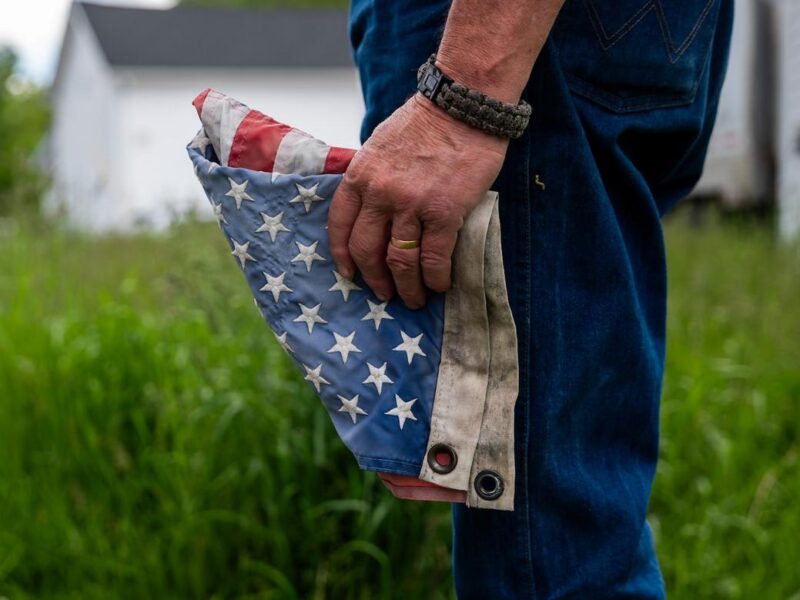 50 Stunning Photos of America Honoring Memorial Day Through The Years