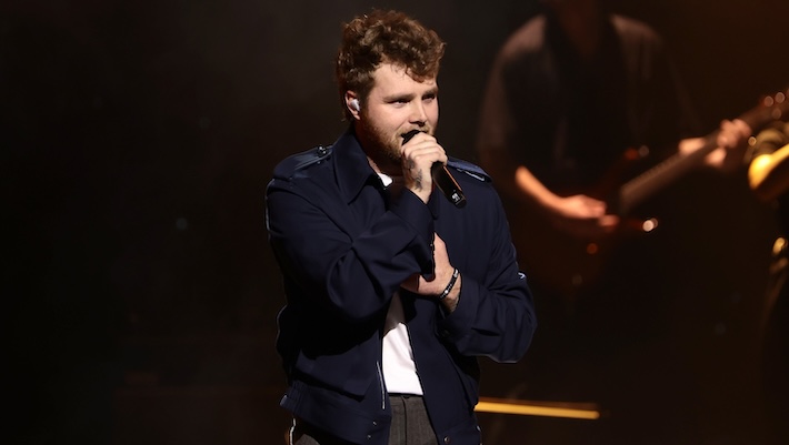 Alex Warren Joins The Stacked Lineup Of 2025 American Music Awards Performers