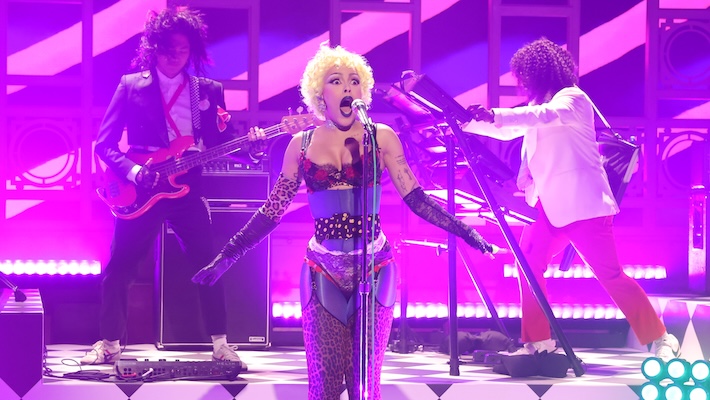 Doja Cat Delivers Dramatic Performances of ‘Gorgeous’ and ‘AAAHH MEN!’ on ‘SNL’