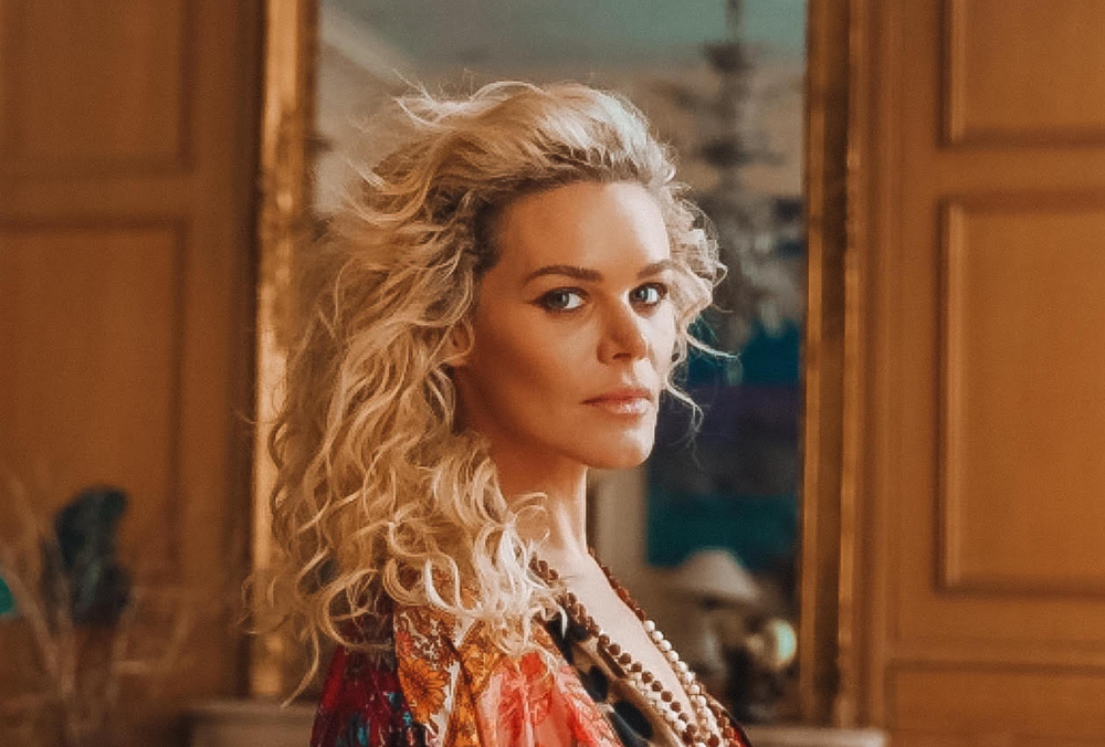 Kelly Monrow Chooses Ease and Movement on “Tryna Dance”