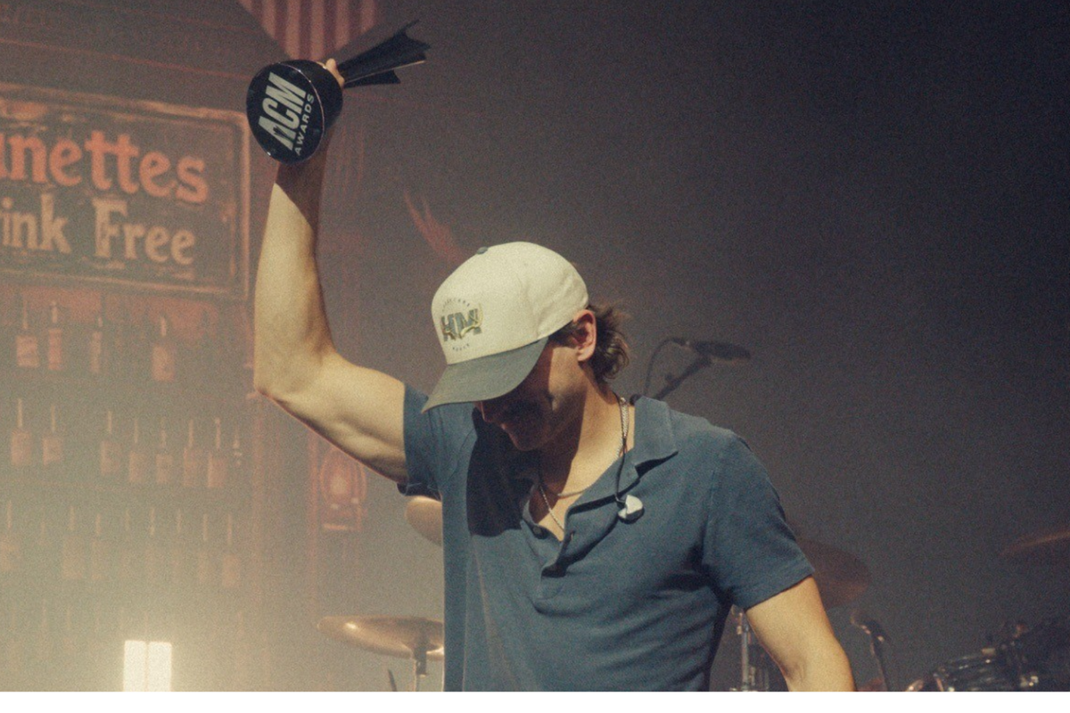 Tucker Wetmore Surprised with ACM New Male Artist of the Year Award During London Show