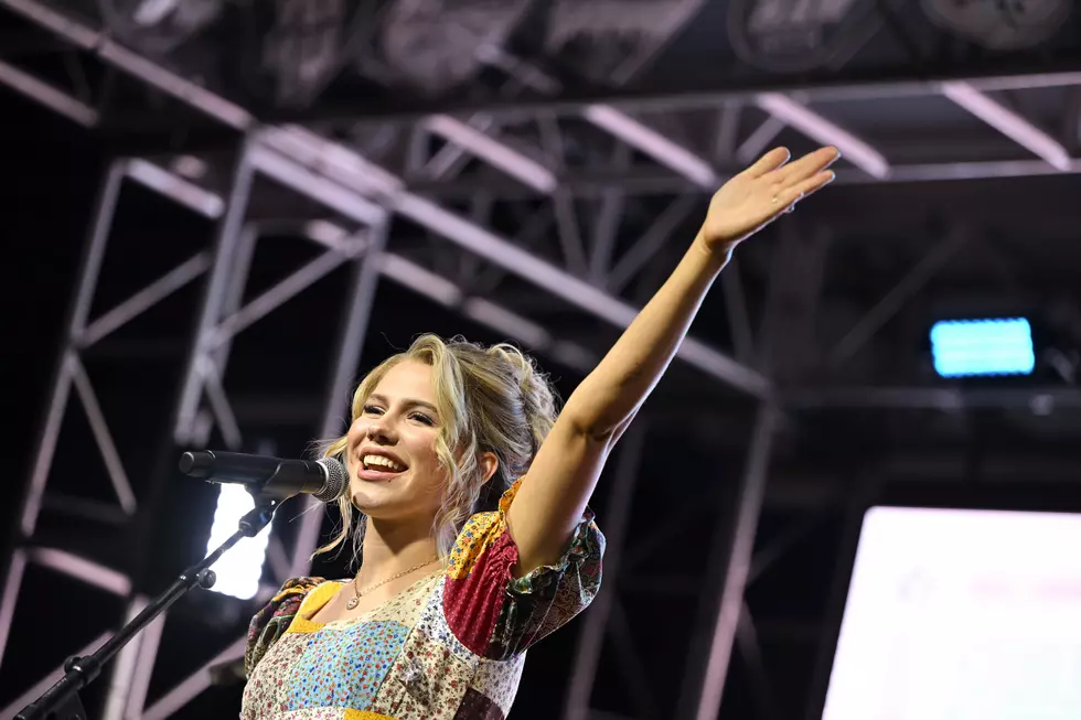 Hannah Harper Didn’t Just Get a Tour Bus — She Built a Home on Wheels [PIC]