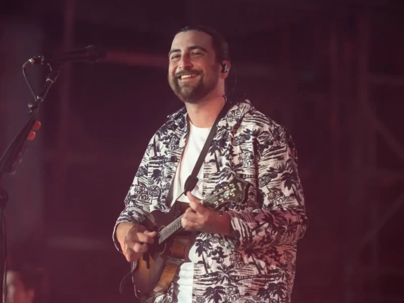Noah Kahan Addresses Reports of Fans Wearing Diapers at Concerts