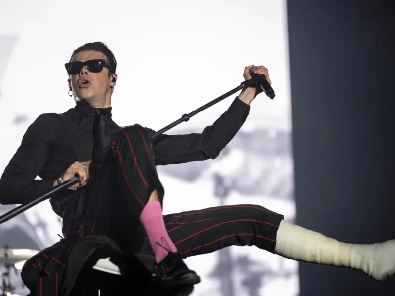 Yungblud Crowdsurfs in a Wheelchair During Portugal Performance